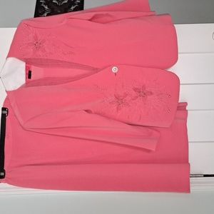 Like new women's 3 PC suite / pretty